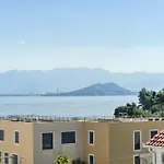 Petra's Place - Sea View דירה