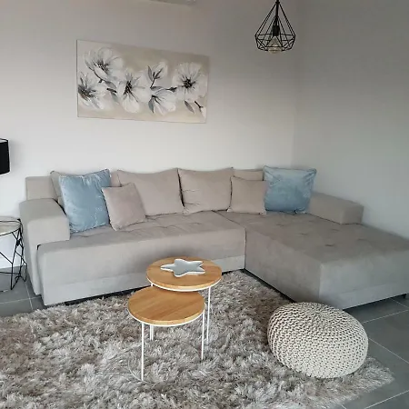 Petra's Place - Sea View Apartment Slatine